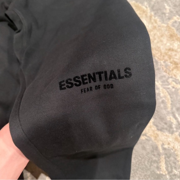 Essentials Sweatpants Cuffed - Picture 2 of 5